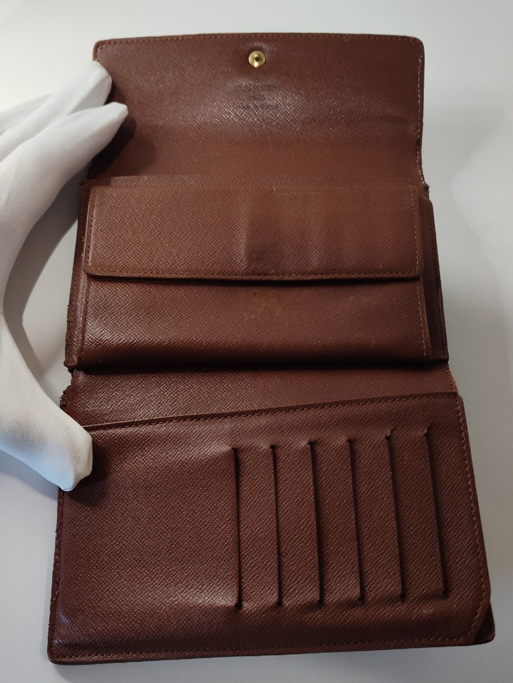Louis Vuitton Monogram Compact Wallet - Picture 4 of 17